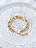 Thick chain bracelet.