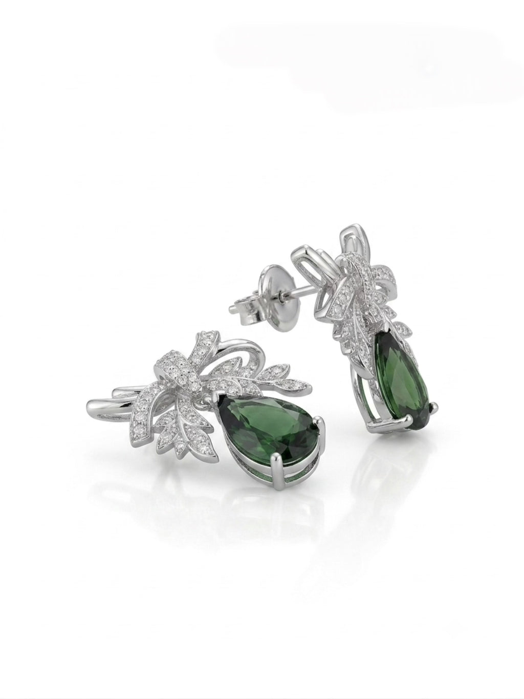 Emerald Green Teardrop Earings.