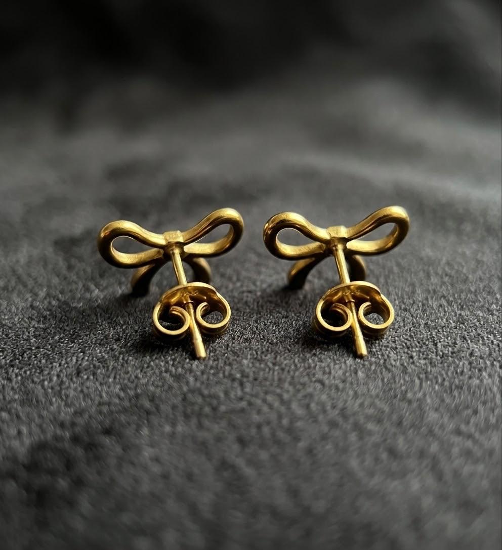 BOW STUDS