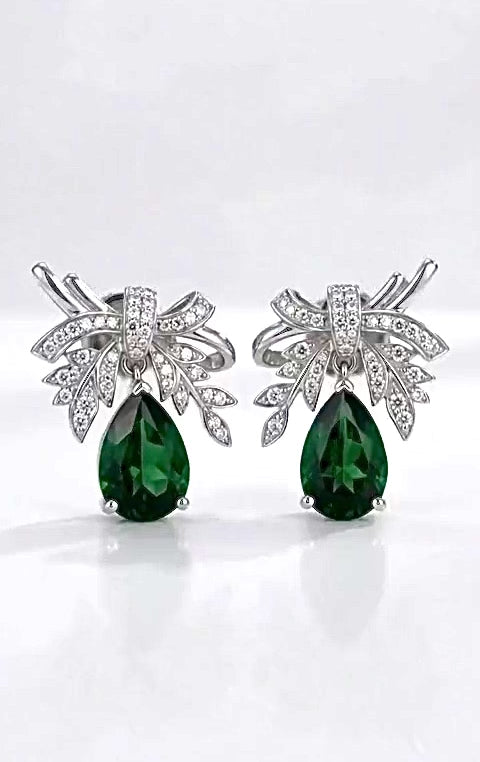 Emerald Green Teardrop Earings.